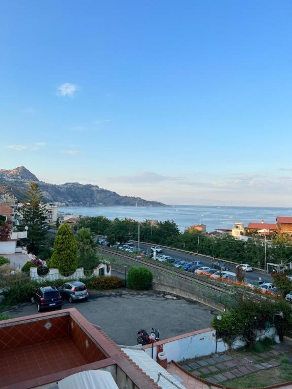 Casa Vacanza Giardini Naxos Taormina Miranaxos Kültér fotó